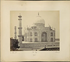 Agra; le Taj, vu depuis l