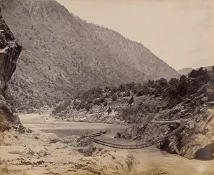 Pont de corde près de Kistwar