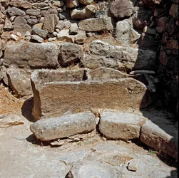 Culture nuragique sarde : ruines de la ville nuragique du site mégalithique de Su Nuraxi : une des habitations. 1100-1050 av. J.-C. Barumini, Sardaigne, Italie