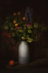 Nature morte florale sombre