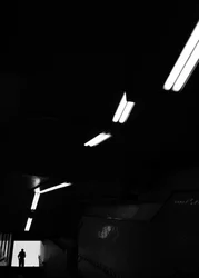 Un tunnel sombre, une sortie lumineuse