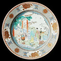 Un plat famille rose, vers 1730