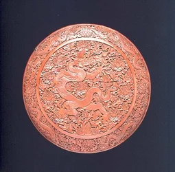 Boîte et couvercle, dynastie Ming, début du XVe siècle (laque sculptée en cinabre)