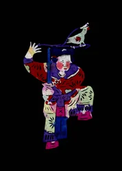 Personnage féminin tenant une épée avec un oiseau. Découpage de papier peint ou "Jian Zhi", art populaire chinois, Pékin.