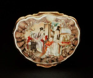 Couvercle de tabatière en forme de coquillage, période Qianlong (1736-95) vers 1760