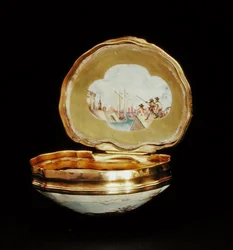 Tabatière en forme de coquillage, période Qianlong (1736-95) vers 1760