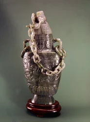 Vase (jade)