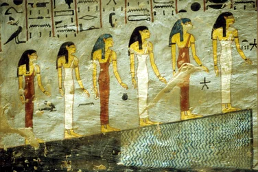 Égypte ancienne, peinture, tombe de Ramsès I, Thèbes, six déesses représentant les six premières heures de la nuit, montant une montagne sous laquelle se trouve un étang