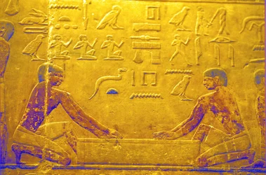 Égypte ancienne, sculpture/peinture murale, Mastaba/Tombe de Ti, Saqqara, 5e dynastie, ouvriers polissant du bois