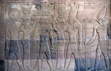 Égypte ancienne, peinture murale/sculpture, Ptolémée XIII présenté à Horus, Temple de Sobek et Horus, Kom Ombo