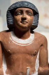 Figure masculine, statue en calcaire peint (détail)