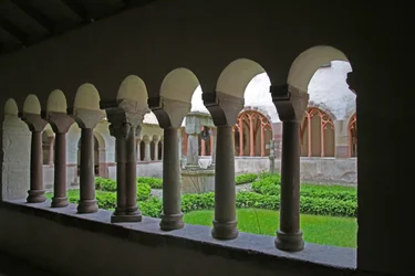 Le Cloître
