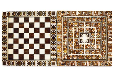 Boîte de jeux en marqueterie d