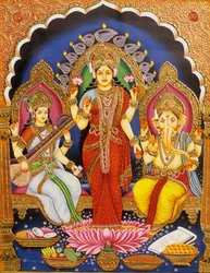 Seigneur Ganesh avec Laxmi et Saraswati Peinture miniature sur papier avec dorure en relief Inde