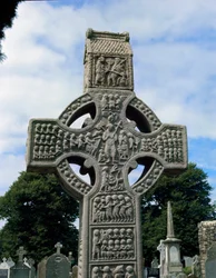 Vue de la Croix de Muiredach, pierre sculptée, c.521
