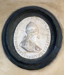 Médaillon en bas-relief du Pape Alexandre III