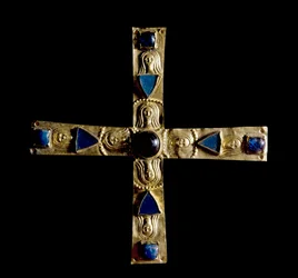 Archéologie du Moyen Âge. Art barbare de Lombardie : Croix de Gisulfo, en feuille d