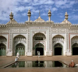 Vue de la mosquée Mohabbat Khan du XVIIe siècle