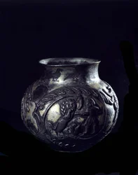 Art persan : Vase en argent