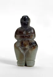Figurine de femme debout de Cukurdent, Turquie (marbre)