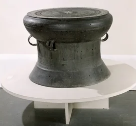 Tambour, style Dong Son, IIe-Ier siècle av. J.-C. (bronze)