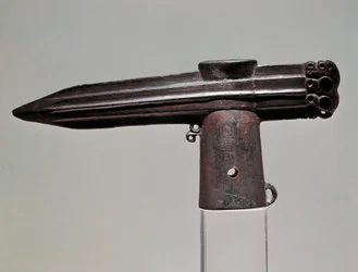 Art scythe : hache en bronze de la région de Krasnoyarsk