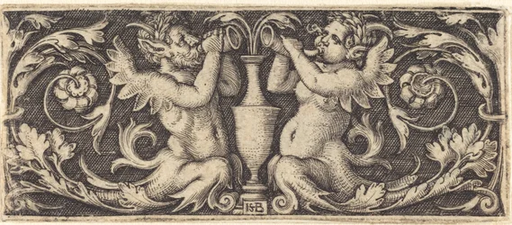 Ornement avec tritons soufflant des cors