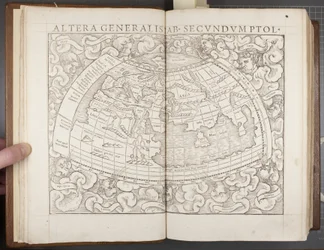 Globe, de Cosmographia, 1544