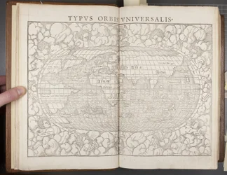 Globe, de Cosmographia, 1544