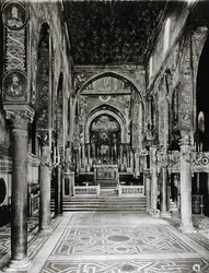 Vue intérieure de la nef