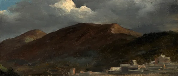 Ciel nuageux au clair de lune dans les montagnes