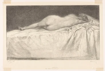 Femme nue couchée sur un lit