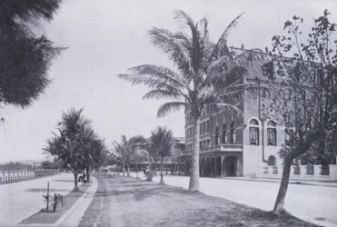 Esplanade, montrant l