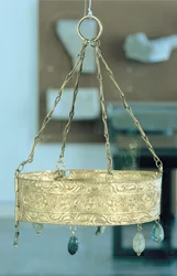 Couronne votive du trésor de Guarrazar (or et pierres précieuses)
