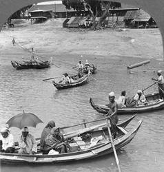 Bateaux sur le fleuve Irrawaddy, Sagaing, Birmanie, 1908
