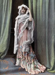 La comédienne française Marcelle Lender photo de Reutlinger tirée du journal français "Le Theatre" du 1er août.