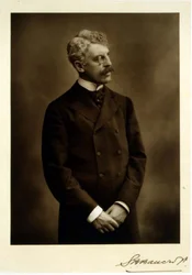Sir Squire Bancroft (1841-1926), acteur et directeur de théâtre, portrait photographique