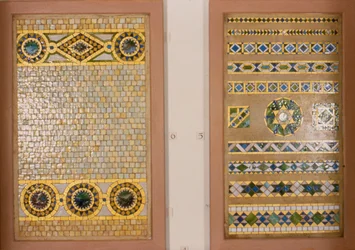 Mosaïque en verre Tiffany, gauche : pour la Citizens Bank, Ohio, droite : pour la First National Bank