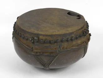 Tambour soudanais, vers 1898