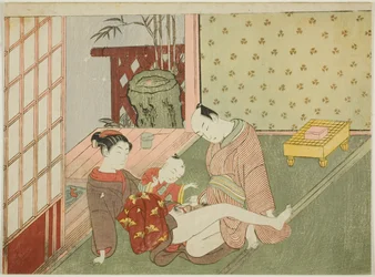 Amoureux avec un jeune assistant regardant, d