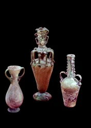 Art oriental : vases en verre de production syrienne