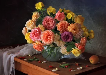 Nature morte aux roses colorées