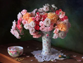 Nature morte aux roses de jardin