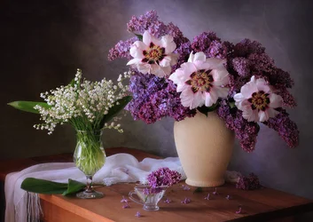Lilas et pivoines de printemps