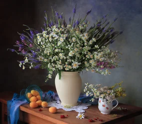 Fleurs sauvages et abricots