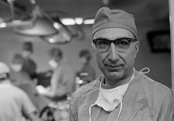 Portrait du Dr Michael DeBakey, chirurgien cardiovasculaire, au Texas Medical Center