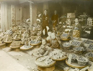 Magasin de fruits au Japon, vers 1900 - 1915 (photographie)