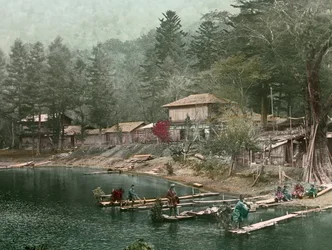 Village de pêcheurs sur le lac Chuzenji, vers 1900 - 1915 (photographie)
