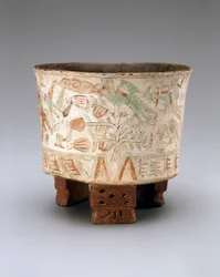 Vase tripode avec deux souffleurs et oiseaux quetzal dans des cacaoyers, fin Xolalpan, 550-650