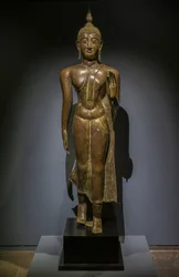 Bouddha marchant. Thaïlande. Art thaï de Sukhothai, 15ème-16ème siècle